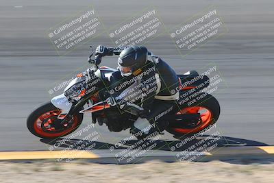 media/Nov-06-2023-Moto Forza (Mon) [[ce023d0744]]/2-Advanced Group/Session 2 (Bowl Speed Pans)/